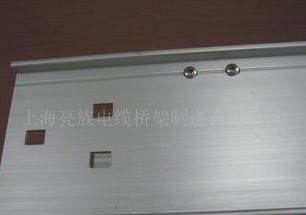 鍍鋅金屬橋架的抗拉強度是否會(huì )受到環(huán)境溫度的影響